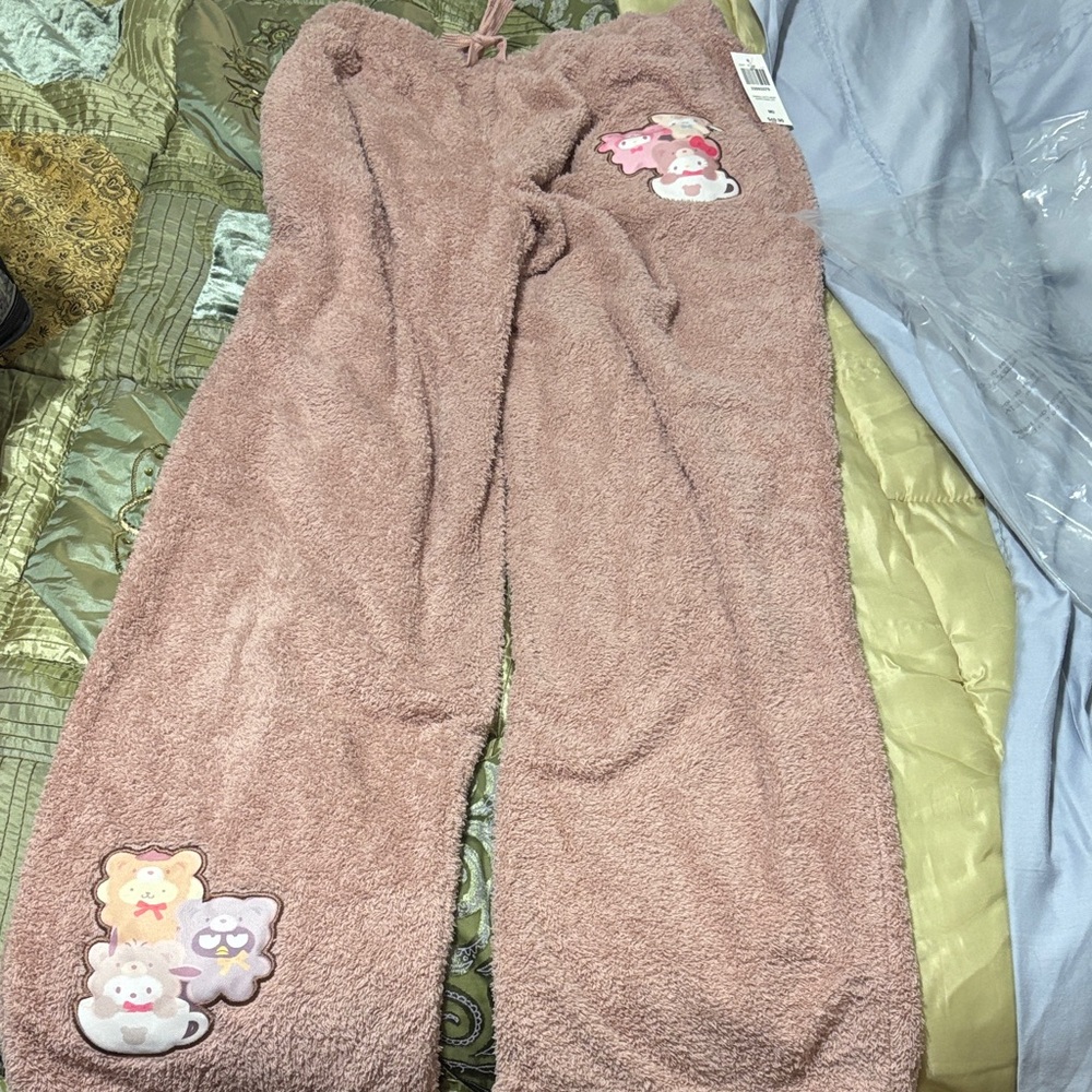 BoxLunch Hello Kitty and Friend Plush Pink Pajama Pants size medium brand new